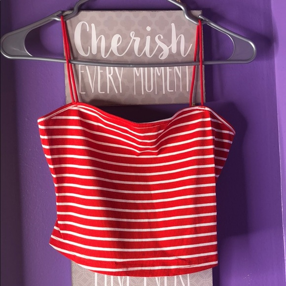 Crop top - Picture 1 of 1